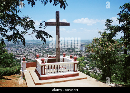 Blick von La Loma De La Cruz Hill des Kreuzes mit Blick auf die Stadt HolguÌn-Kuba Stockfoto