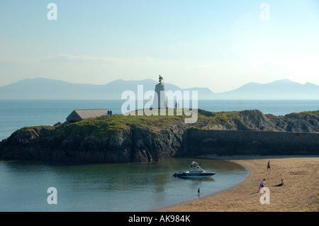TWR Bach Türmchen Versand Leuchtturm auf Llanddwyn Insel Anglesey North Wales Stockfoto