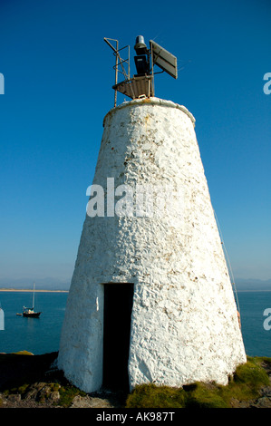 TWR Bach Türmchen Versand Leuchtturm auf Llanddwyn Insel Anglesey North Wales Stockfoto