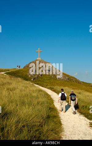 Wanderer auf Llanddwyn Insel Anglesey Nordwales Stockfoto