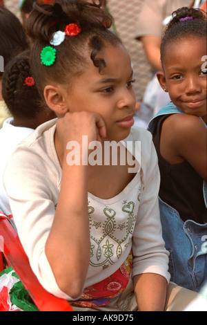 Schwarze Mädchen Alter 11 Cinco De Mayo Festival zu feiern. St Paul Minnesota USA Stockfoto