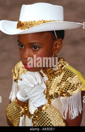 Marcher Alter von 10 Jahren auf Aquatennial Parade und Festival. Minneapolis Minnesota USA Stockfoto