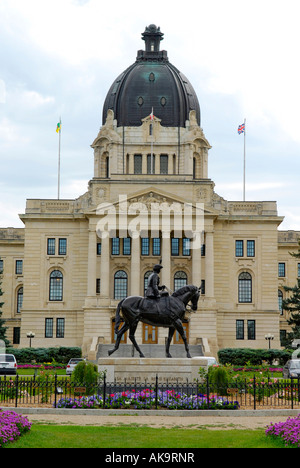 Provinzielle Hauptstadt Legislative Building Regina Saskatchewan Kanada mit Königin Elizabeth II Statue Queen City Stockfoto
