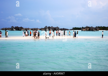 Malediven-Party am Strand des Ferienortes Sonevagili Stockfoto