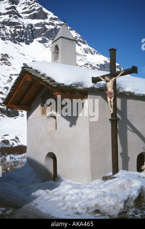 Typische Alpine Kirche in Bessans Stockfoto