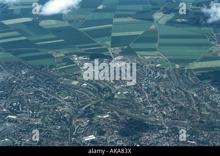 Luftaufnahme des urbanisierten Gebiet an der Grenze zur ländlichen Bereichen Stockfoto