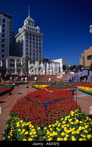 Festival of Flowers am Pioneer Courthouse Square Rosenfestival im Zentrum von Portland Oregon State USA Stockfoto