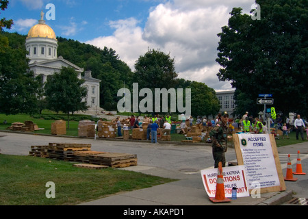 Freiwillige sammeln Spenden des Vermont State Capitol in Montpelier Stockfoto