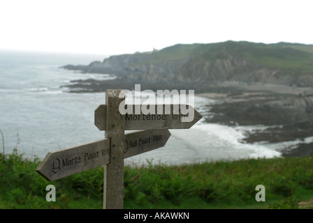 South West Coast Path Beschilderung zwischen Woolacombe und Illfracombe an der Nord-Devon Küste in der Nähe von Morthoe Stockfoto