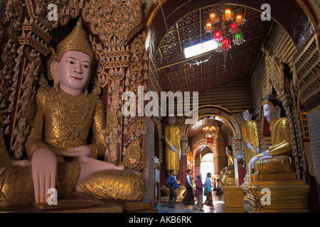 Myanmar (Burma), Sagaing Division, Monywa, Thanboddhay Paya, goldenen Buddhas Stockfoto
