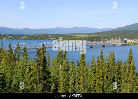 Nisutlin Bay Bridge Nisutlin River Alaska Highway ALCAN Al kann Kanada Teslin Yukon Territorium National Wildlife Area Stockfoto