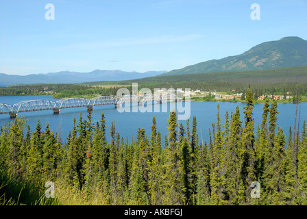 Nisutlin Bay Bridge Nisutlin River Alaska Highway ALCAN Al kann Kanada Teslin Yukon Territorium National Wildlife Area Stockfoto