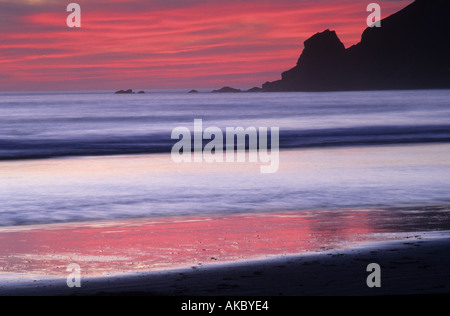 Sonnenuntergang am Short Sands Beach, Oswald West State Park, Oregon, USA Stockfoto