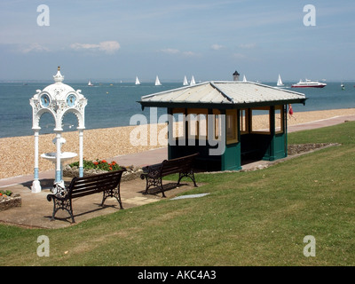 Isle Of Wight Trinkbrunnen aus Gusseisen, Stadt von West Cowes am 2. Juni 1864 von George Robert Stephenson vorgestellt Stockfoto