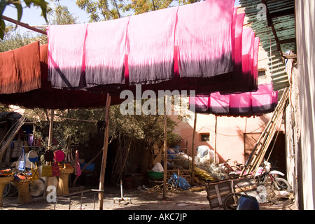 Die Färber-Viertel im Souk in Marrakesch Marokko, Nordafrika. Stockfoto