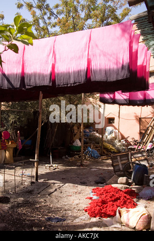 Die Färber-Viertel im Souk in Marrakesch Marokko, Nordafrika. Stockfoto