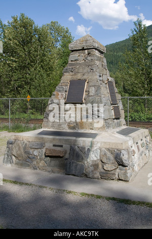 Denkmal für den letzten Spitze, der Punkt, an dem die östlichen und westlichen Abschnitte von der Canadian Pacific Railroad im Jahre 1885 trafen Stockfoto