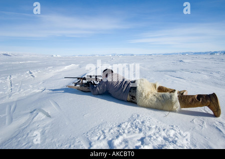 Qaanaaq Grönland April 2006 Ilanguaq kalibrieren Hiis Gewehr vor der Jagd für Dichtung. Stockfoto