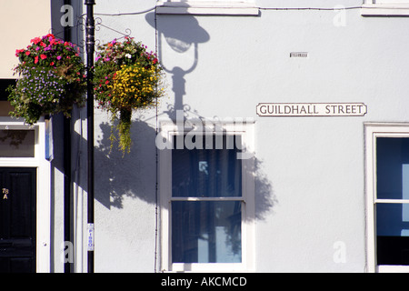 Guildhall Straße in blühen Bury St Edmunds Suffolk East Anglia UK Stockfoto