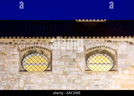 Süd-Ost-Europa, Kroatien, Dalmatien, Split, zwei Fenster im Altbau Stein, Nahaufnahme Stockfoto