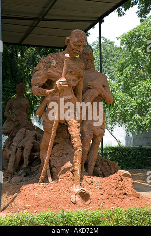 Tonmodell, Mahatma Gandhi führt den Dandi März 1930 darstellt. Gandhi Nationalmuseum. Raj Ghat. Neu-Delhi. Indien Stockfoto