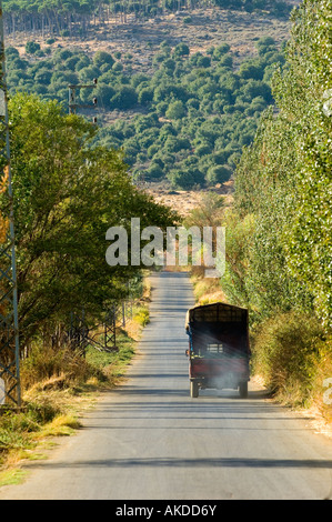 LKW Ina remote-Straße im Beqaa Tal Libanon Nahost Asien reisen Stockfoto