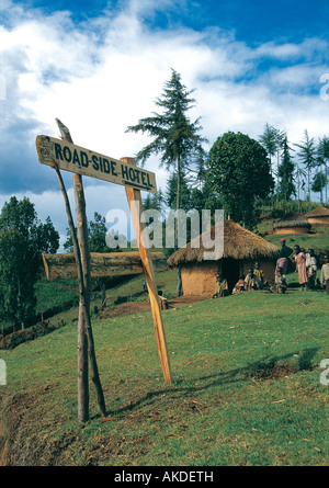 Ein Schild am Straßenrand Hotel hoch in die Cherangani Hills Western Kenia in Ostafrika Stockfoto