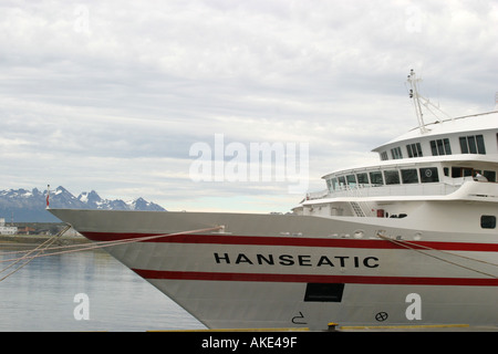 Wichtig Antarktis Kreuzfahrt Schiff im Hafen von Ushuaia, Argentinien, Südamerika Boom town Stockfoto