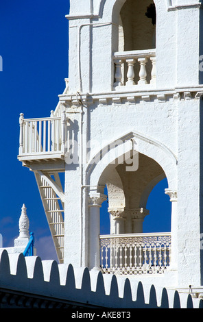 OM, Altstadt von Muscat, Minarett der Moschee "Masjid Al-Zuwawi" in der Altstadt von Muscat, Muscat, Oman Stockfoto