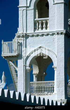 OM, Altstadt von Muscat, Minarett der Moschee "Masjid Al-Zuwawi" in der Altstadt von Muscat, Muscat, Oman Stockfoto