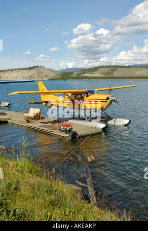 Flugzeug Wasserflugzeug Ponton Wasserflugzeug auf Lake Schwatka Whitehorse Yukon Territory Kanada Stockfoto