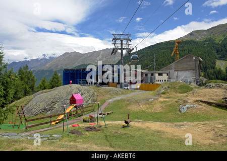 Die neue Seilbahn-Installationen auf Furi oberhalb von Zermatt Matterhorn Glacier Paradise und Schwarzsee Paradise Zugriff gewähren Stockfoto