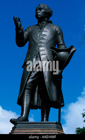 Russia, Kaliningrad (Königsberg), Denkmal für den Philosophen Immanuel Kant (1724 - 1804) von Harald Haacke 1992 nach der im W Stockfoto