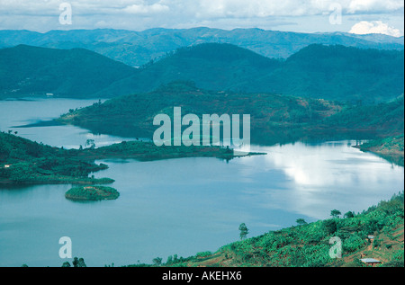 Schöner See Ruhondo im Nord Osten Ruandas Zentralafrika Stockfoto