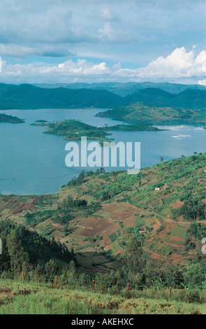 Schöner See Ruhondo im Nord Osten Ruandas Zentralafrika Stockfoto