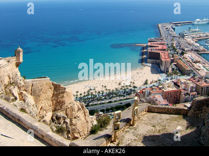 Luftbild der Strand Postiguet und Melia Hotels von Santa Barbara s Burg Valencia, Spanien Stockfoto