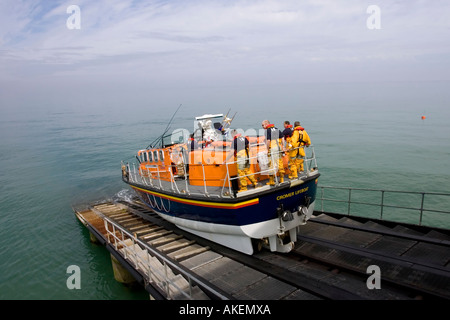 Start der RNLI Cromer Tyne Klasse Rettungsboot Stockfoto