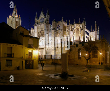 Kathedrale von Leon aus XII Jahrhundert im Saint James Way Spain Stockfoto