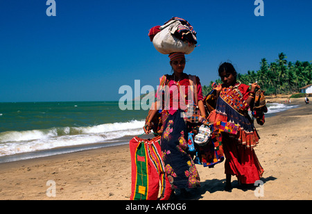 Indien, Goa, Bezirk Bardez, Anjuna, Fliegende Händler am Anjuna Beach Stockfoto