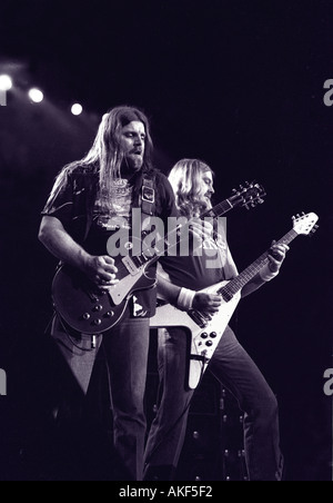 Dave Hlubek und Duane Roland Gründungsmitglieder von Molly Hatchet 1983 Konzert in Peoria Illinois USA Stockfoto
