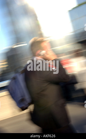 Geschäftsmann, telefonieren mit Handy Stockfoto