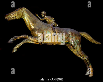 Der Jockey von Artemision Artemis Bronze Boy am Pferdemuseum Stockfoto