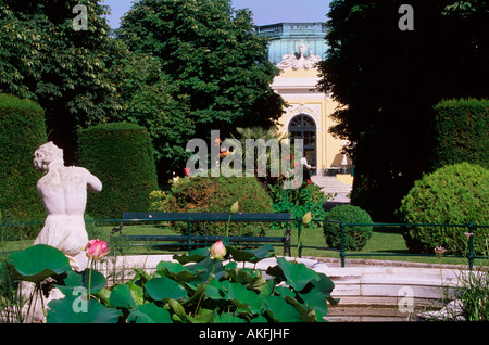 Österreich, Wien XIII, Schönbrunn, Teich Im Schlosspark, der übrigens. Kaiserliche Frühstückspavillon Stockfoto