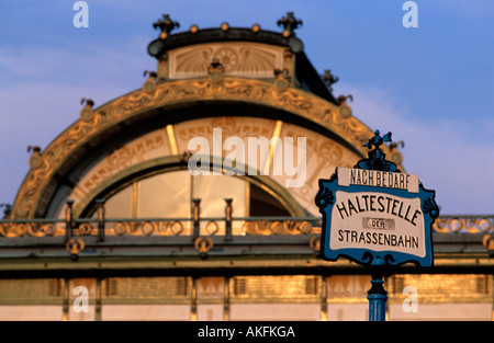 U-Bahn-Pavillon von Otto Wagner bin Karlsplatz Stockfoto