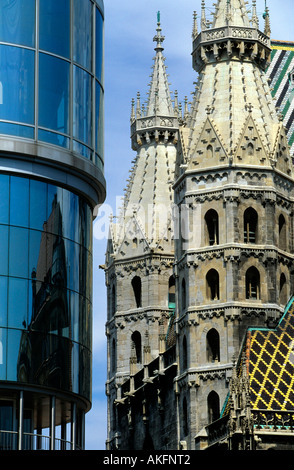 Österreich, Wien, Stephansplatz, Heidentürme Vom Stephansdom Mit von Hans Hollein Entworfenem Haas-Haus Stockfoto