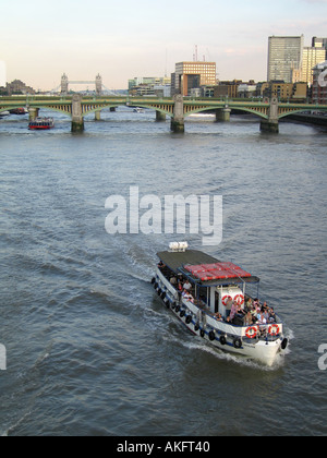 Passagier Boot Sarah Kathleen auf Fluß Themse London Stockfoto