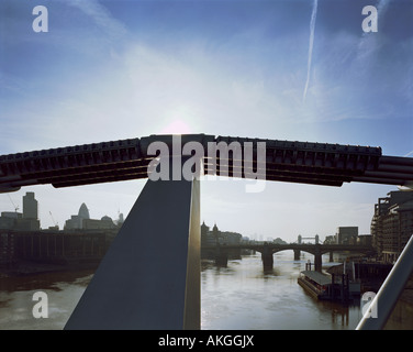 Themse-Blick von der Millennium Bridge, London Stockfoto