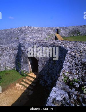 Zakimi Burg in Okinawa sind die Ruinen als UNESCO-Weltkulturerbe benannt. Stockfoto