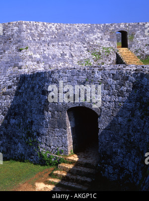 Zakimi Burg in Okinawa sind die Ruinen als UNESCO-Weltkulturerbe benannt. Stockfoto