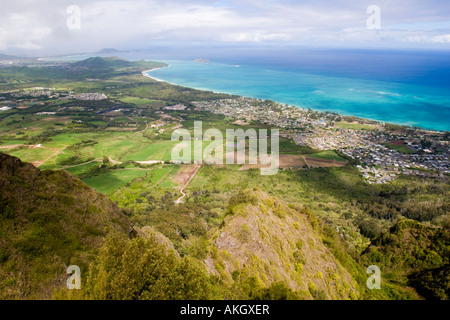 Vista mit Blick auf Waimanalo Bay mit Waimanalo Lanikai Kailua und Kaneohe auf der windzugewandten Seite von Oahu Hawaii Stockfoto